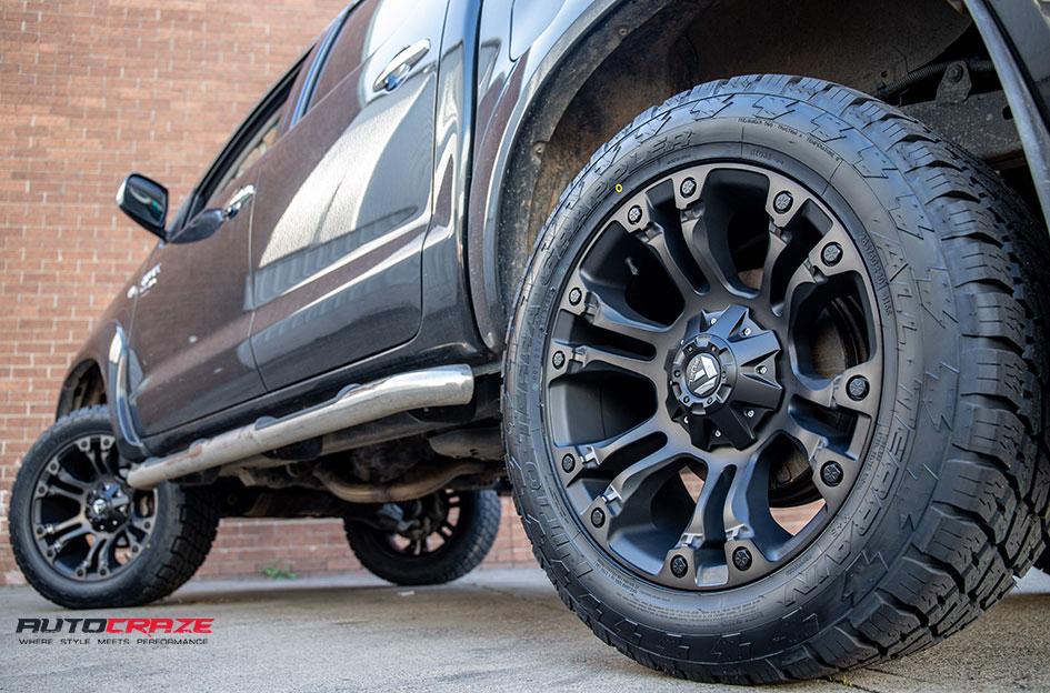 TOYOTA HILUX N70 4WD VAPOR BLACK MACHINED WITH DARK TINT